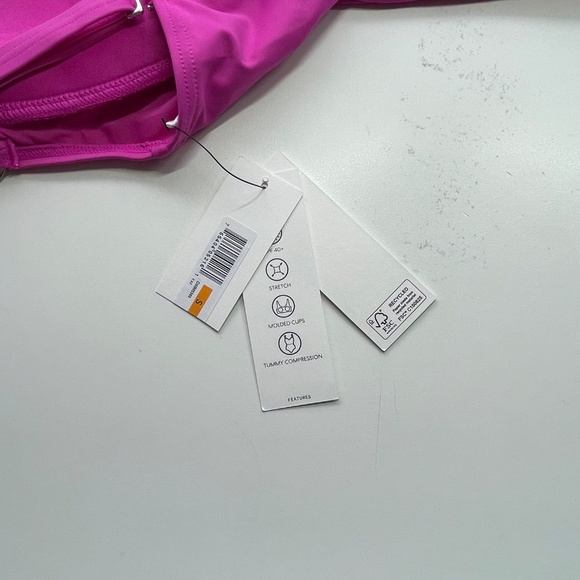 DKNY Womens Twist Front Pink Ruched One Piece Swimsuit Small - Picture 6 of 6